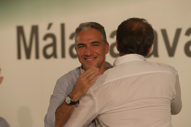 El coordinador general del PP, Elías Bendodo, en su intervención  después de participar en una comida mitin junto a el presidente del Partido Popular, Alberto Núñez Feijoó, en el acto electoral de campaña para los comicios autonómicos del próximo día 19 a