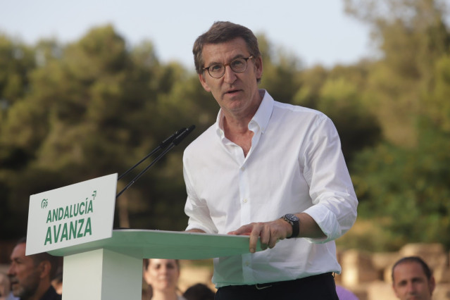 El presidente del PP, Alberto Núñez Feijóo, en el acto central de campaña de los 'populares' en Andalucía, en Málaga.