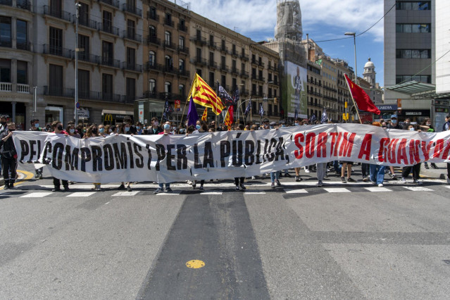 Archivo - Mnifestación en la Plaça Universidad, Barcelona, convocada por el Sindicat d'Estudiants dels Països Catalans (SEPC).