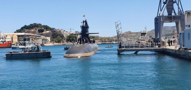 El submarino S-81 'Isaac Peral' en su primera salida al mar