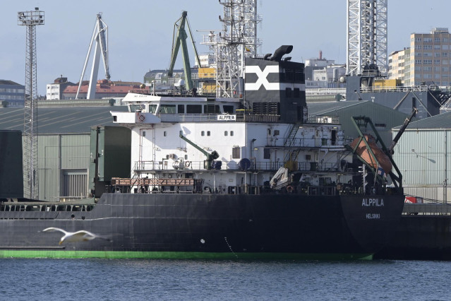 El mercante Alppila llega a A Coruña con maíz ucraniano