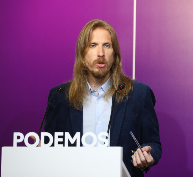 Archivo - El coportavoz de Podemos y coordinador de la formación en Castilla y León, Pablo Fernández, ofrece una rueda de prensa en la sede del partido, a 13 de septiembre de 2021, en Madrid (España).