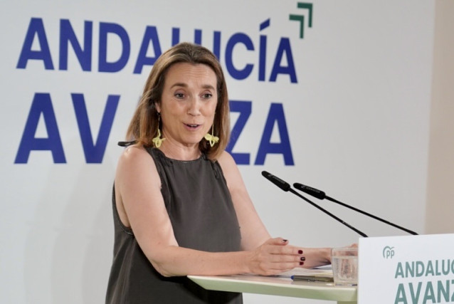 La secretaria general del PP, Cuca Gamarra, en una mitín en Sevilla con motivo del 19J