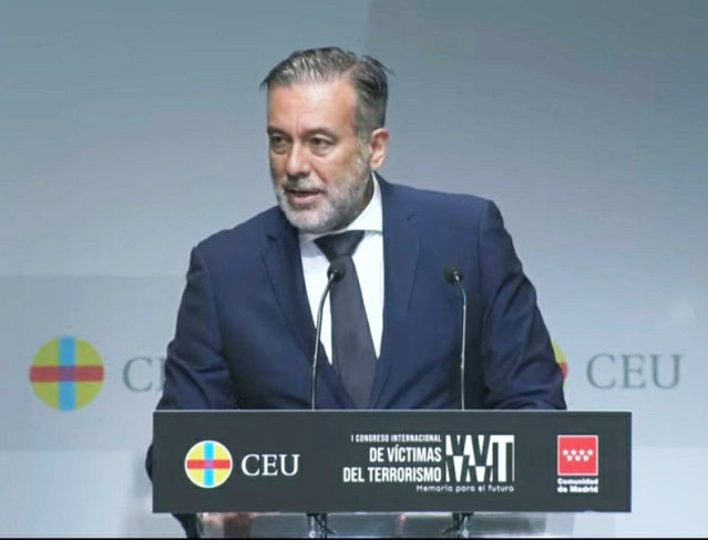 El cosnejero de Presidencia, Justicia e Interior de la Comunidad de Madrid, Enrique López, inaugura el Congreso de Víctimas del Terrorismo para mantener viva su memoria y evitar 