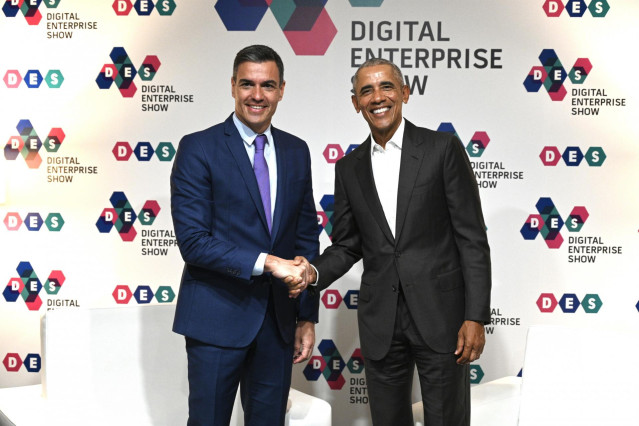 El presidente del Gobierno, Pedro Sánchez, y el expresidente de Estados Unidos Barack Obama.