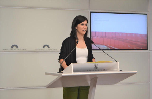 La secretaria general adjunta y portavoz de ERC, Marta Vilalta, en rueda de prensa desde el Parlament.