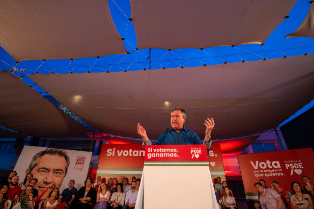 El candidato del PSOE-A a la Presidencia de la Junta, Juan Espadas, en un acto en Armilla (Granada) (Foto de archivo).