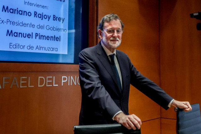 El ex presidente del Gobierno de España Mariano durante la presentación del libro 'Testigo de un tiempo' del diputado del Parlamento Europeo por España, Luis de Grandes, en Fundación Rafael del Pino, a 15 de junio de 2022, en Madrid, España).