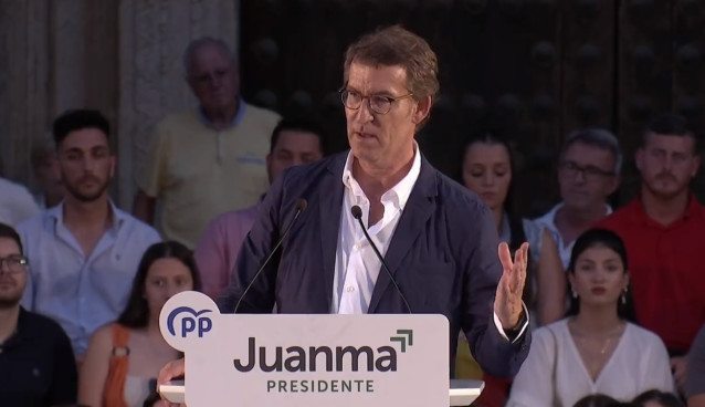El presidente del PP, Alberto Núñez Feijóo, participa en un acto público en Almería con motivo de las elecciones al Parlamento de Andalucía del 19 de junio.