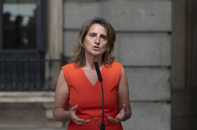 La vicepresidenta tercera y ministra para la Transición Ecológica y el Reto Demográfico, Teresa Ribera, comparece durante una sesión plenaria en el Congreso de los Diputados, a 9 de junio de 2022, en Madrid (España).