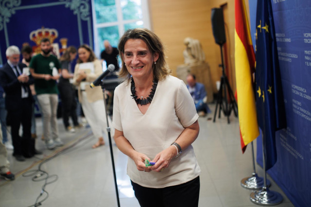 La vicepresidenta tercera del Gobierno y ministra para la Transición Ecológica y el Reto Demográfico, Teresa Ribera, ofrece declaraciones a los medios de comunicación en el Ministerio para la Transición Ecológica y el Reto Demográfico, a 8 de junio de 202