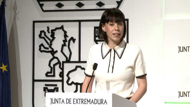 La ministra de Ciencia e Innovación, Diana Morant, en rueda de prensa en Mérida