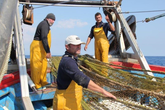 Archivo - Pescadores de la Cooperativa de Armadores de Pesca del Puerto de Vigo (ARVI) .