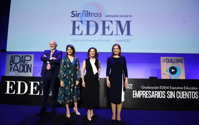 El presidente de honor de EDEM Escuela de Empresarios y presidente de Mercadona, Juan Roig, participa en la Graduación Executive de la escuela de empresarios