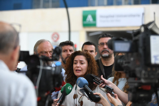 La candidata de Por Andalucía a la Presidencia de la Junta, Inma Nieto, atiende a medios.