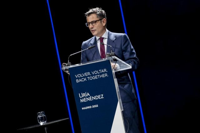 El ministro de la Presidencia, Relaciones con las Cortes y Memoria Democrática, Félix Bolaños, interviene en el acto conmemorativo del 75º aniversario del despacho de abogados 'Uría Menéndez’, en el Teatro Coliseum de Madrid, a 17 de junio de 2022.