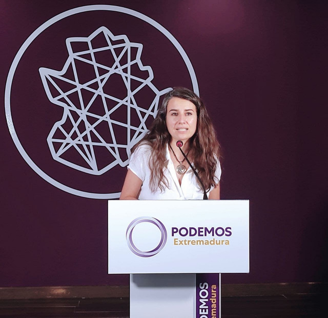 La coordinadora de Podemos Extremadura, Irene de MIguel, en rueda de prensa este lunes