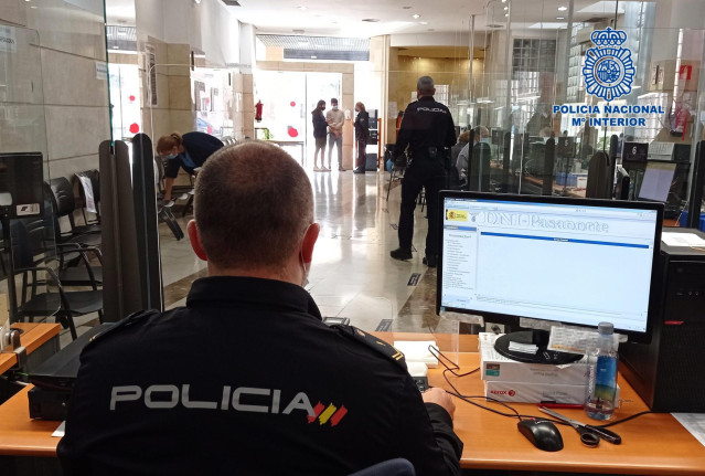 Archivo - Dependencias de la Policía Nacional dedicadas a la expedición de DNI y Pasaportes