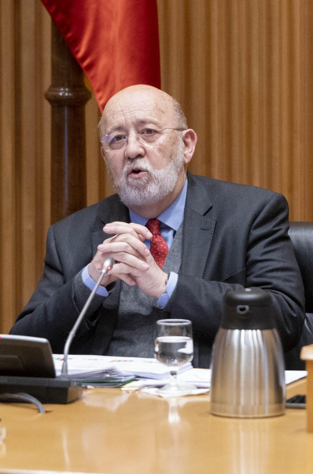 Archivo - El presidente del centro de Investigaciones Sociológicas (CIS), José Félix Tezanos, comparece en la Comisión Constitucional en el Congreso de los Diputados, a 16 de marzo de 2022, en Madrid (España). Durante la comparecencia, el presidente del C