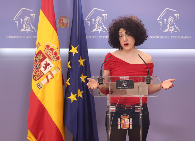 La diputada de Unidas Podemos y portavoz de En Comú Podem en el Congreso, Aina Vidal, interviene en una rueda de prensa previa a una Junta de Portavoces, en el Congreso de los Diputados, a 21 de junio de 2022, en Madrid (España).