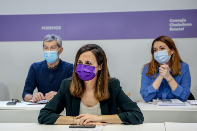 Archivo - La secretaria general de Podemos y ministra de Derechos Sociales y Agenda 2030, Ione Belarra, realiza la intervención de apertura del Consejo Ciudadano Estatal de Podemos, en la sede de Podemos, a 11 de marzo de 2022, en Madrid (España).