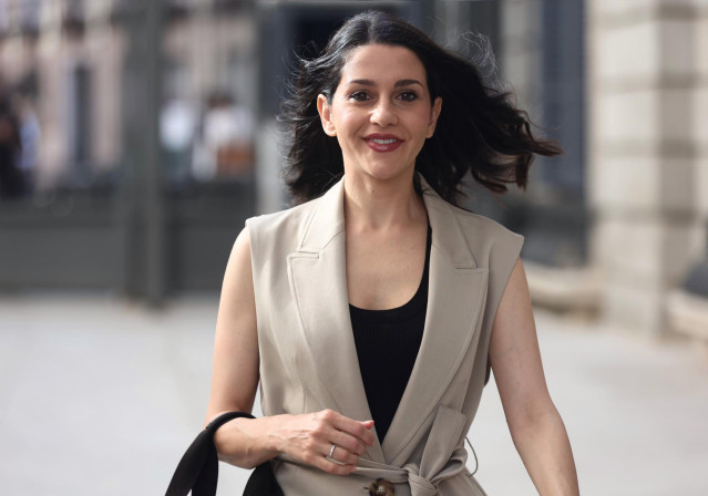 La líder de Cs, Inés Arrimadas, a su llegada a una sesión plenaria, en el Congreso de los Diputados, a 8 de junio de 2022, en Madrid (España).