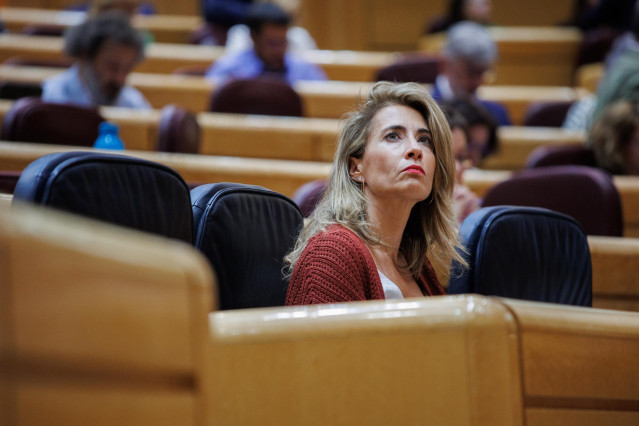 La ministra de Transportes, Movilidad y Agenda Urbana, Raquel Sánchez, durante una sesión plenaria