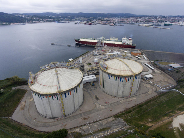 Archivo - Imagen de archivo de una terminal de gas natural licuado (GNL) de Reganosa en Mugardos (A Coruña).