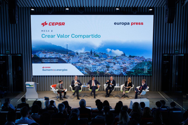 Vista general de la mesa redonda “Las energías renovables: retos y oportunidades”, organizada por Cepsa y Europa Press