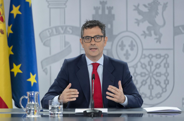 El ministro de la Presidencia, Relaciones con las Cortes y Memoria Democrática, Félix Bolaños, comparece después de su reunión con la consellera de la Presidencia de la Generalitat de Cataluña, en el Palacio de La Moncloa, a 22 de junio de 2022, en Madrid