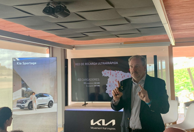 El director general de Kia Iberia, Eduardo Dívar, en la presentación en España del nuevo Sportage.
