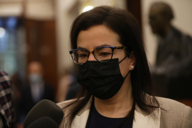 Archivo - La que fuera secretaria nacional de Emigración del Partido Popular Ana Vázquez a su llegada a una sesión plenaria, en el Congreso de los Diputados, a 24 de febrero de 2022, en Madrid (España).