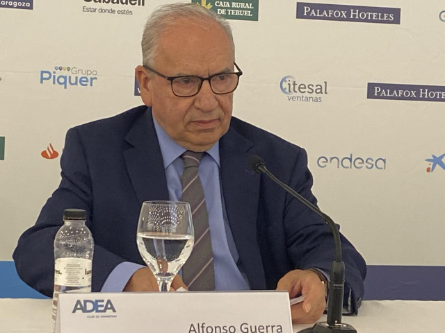 Archivo - El exvicepresidente del Gobierno de España, Alfonso Guerra.