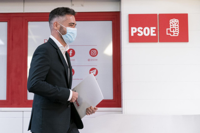 Archivo - El portavoz adjunto del PSOE en el Congreso, Felipe Sicilia, a su llegada a una rueda de prensa tras la reunión de la Comisión Ejecutiva Federal Plenaria del PSOE en la sede socialista de la calle Ferraz, a 25 de octubre de 2021, en Madrid, (Esp