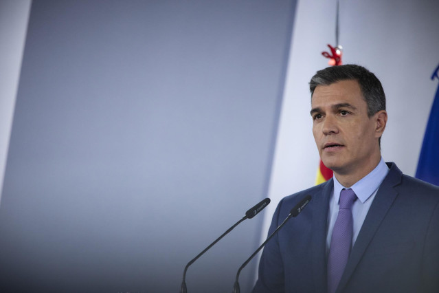 El presidente del Gobierno de España , Pedro Sánchez, comparece tras la reunión del Consejo de Ministros Extraordinario, en el Palacio de la Moncloa, a 22 de junio de 2022, en Madrid (España).