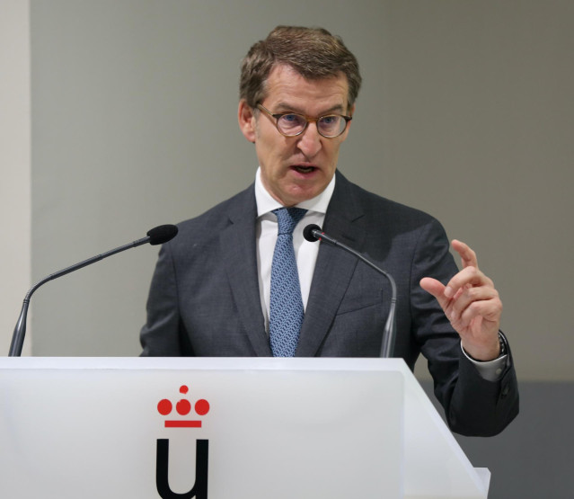 El presidente del PP, Alberto Núñez Feijóo, interviene durante la segunda jornada del curso de verano 'Nuevos retos para autónomos y emprendedores', en la Universidad Rey Juan Carlos, a 28 de junio de 2022, en Madrid (España). La jornada cuenta con el col