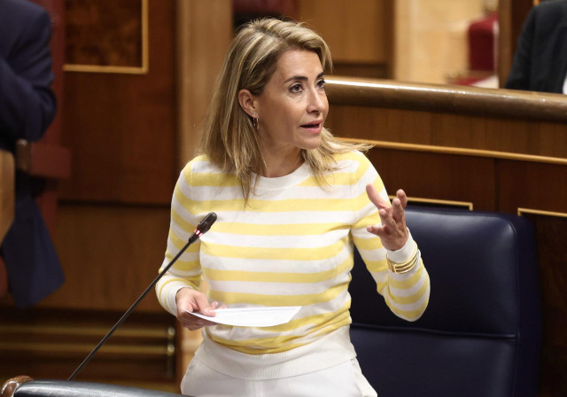 La ministra de Transportes, Movilidad y Agenda Urbana, Raquel Sánchez, interviene en una sesión de control, en el Congreso de los Diputados, a 22 de junio de 2022, en Madrid (España). Se trata del primer pleno tras las elecciones andaluzas donde el PP obt