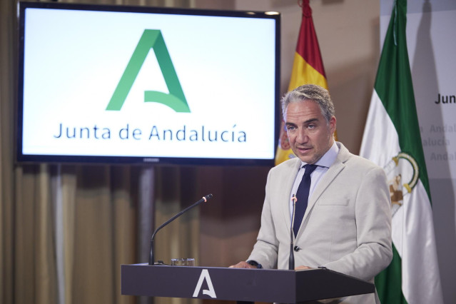 El consejero de Presidencia, Elías Bendodo, durante la rueda de prensa tras el Consejo de Gobierno de la Junta de Andalucía en el Palacio de San Telmo, a 29 de junio de 2022 en Sevilla (Andalucía, España)