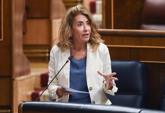 La ministra de Transportes, Movilidad y Agenda Urbana, Raquel Sánchez, interviene en una sesión plenaria, en el Congreso de los Diputados, a 29 de junio de 2022, en Madrid (España).