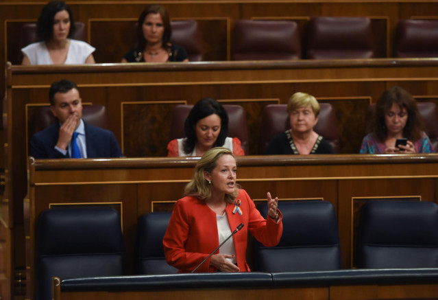 La vicepresidenta primera y ministra de Asuntos Económicos y Transformación Digital, Nadia Calviño, interviene en una sesión plenaria, en el Congreso de los Diputados, a 29 de junio de 2022, en Madrid (España).
