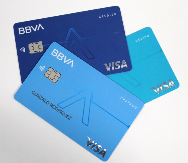 Archivo - Tarjetas Aqua de BBVA.