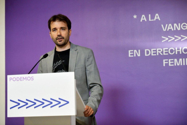 El coordinador autonómico de Podemos y diputado por Murcia, Javier Sánchez Serna