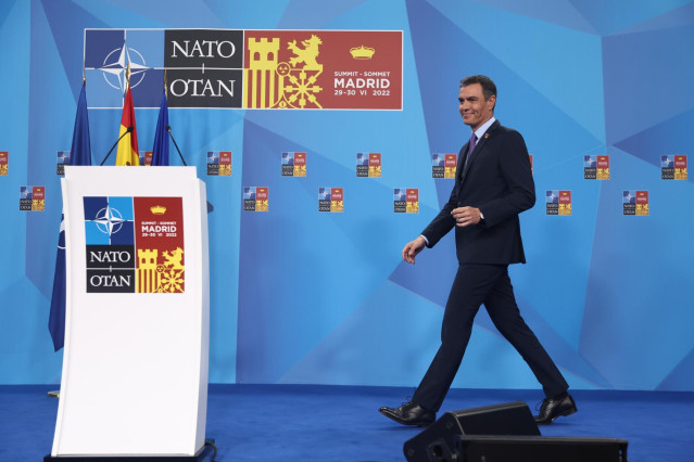 El presidente del Gobierno de España, Pedro Sánchez, a su llegada a una rueda de prensa en la segunda y última jornada de la Cumbre de la OTAN 2022 en el Recinto Ferial IFEMA MADRID