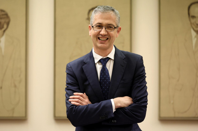 El gobernador del Banco de España, Pablo Hernández de Cos,  en una comisión de Asuntos Económicos y Transformación Digital, a 1 de junio de 2022, en Madrid (España). Esta comisión acoge la comparecencia del Gobernador del Banco de España, Pablo Hernández