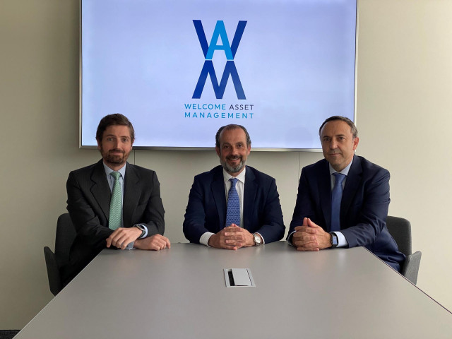 Parte del equipo de Welcome AM, Alfonso Guerra, Gregorio Oyaga y Javier Alonso.