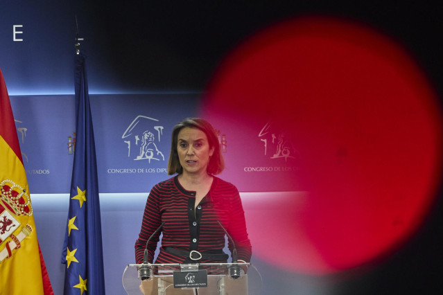 La secretaria general del Partido Popular, Cuca Gamarra, interviene en una rueda posterior a una Junta de Portavoces, en el Congreso