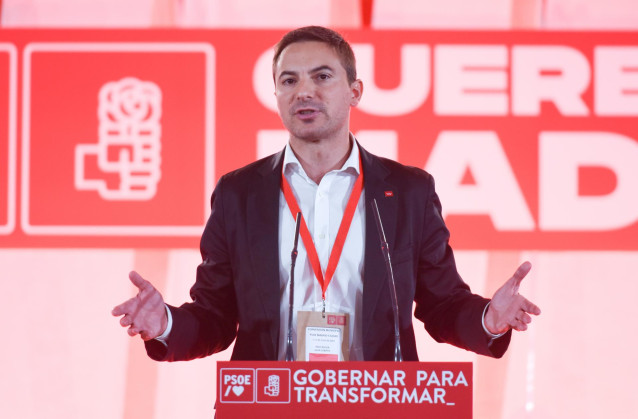 El secretario general del PSOE Madrid, Juan Lobato, interviene durante la celebración de la segunda y última jornada de la Convención del PSOE Madrid Ciudad, en el Palacio de Cibeles