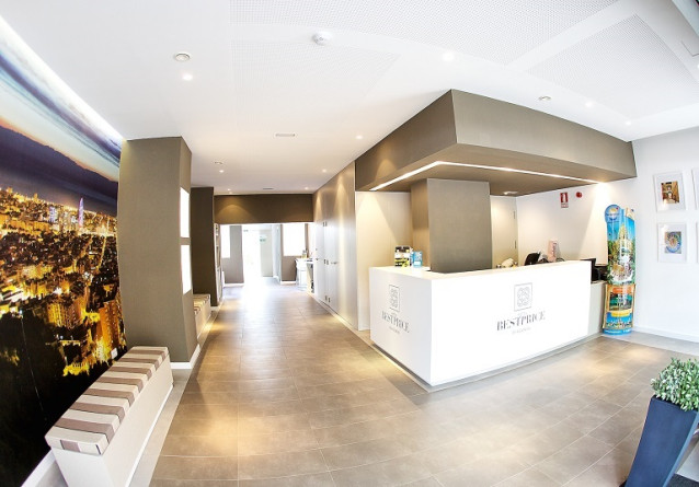 Recepción de un hotele de la cadena hotelera Hoteles Bestprice