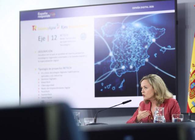 La vicepresidenta primera y ministra de Asuntos Económicos, Nadia Calviño, en una rueda de prensa, posterior al Consejo de Ministros, en el Complejo de la Moncloa, a 5 de julio de 2022, en Madrid (España). Durante el Consejo de Ministros, el Gobierno ha a