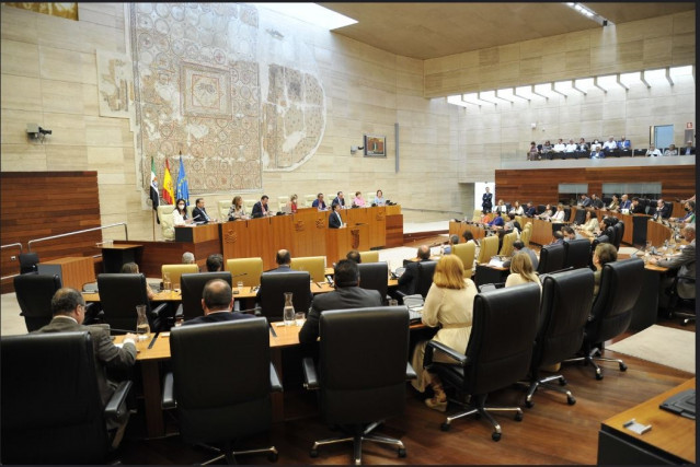 El presidente de la Junta, Guillermo Fernández Vara, en su discurso del Debate sobre el Estado de la Región